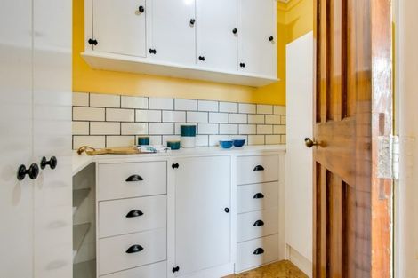 Photo of property in 801 Avenue Road East, Parkvale, Hastings, 4122