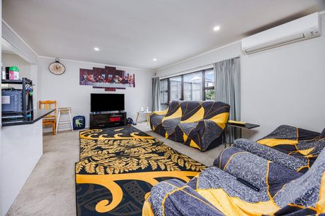 Photo of property in 67 Manuroa Road, Takanini, 2112