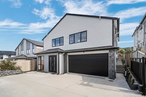 Photo of property in 2a Ballyalton Crescent, Flat Bush, Auckland, 2019