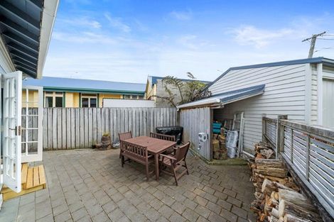 Photo of property in 3 Whites Line West, Woburn, Lower Hutt, 5010