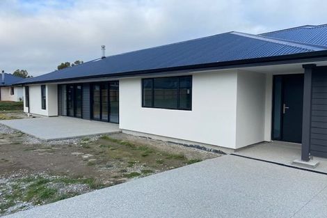 Photo of property in 2 Magpie Place, Lake Hawea, Wanaka, 9382