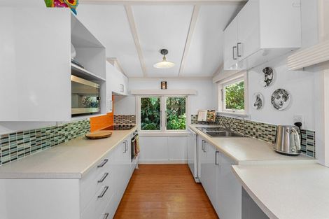 Photo of property in 31 Tane Road, Laingholm, Auckland, 0604