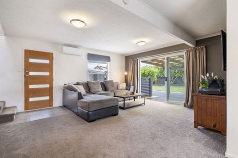 Photo of property in 10 Humphries Place, Awapuni, Palmerston North, 4412