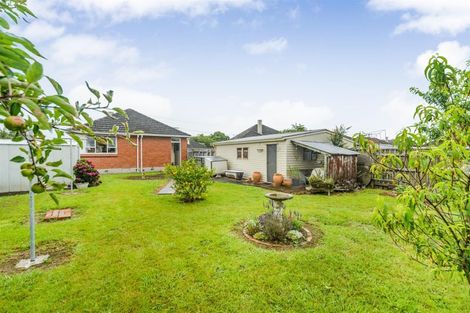 Photo of property in 27 Holland Crescent, Bulls, 4818