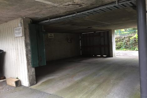 Photo of property in Beresford Apartments, 4/118 Russell Terrace, Berhampore, Wellington, 6023