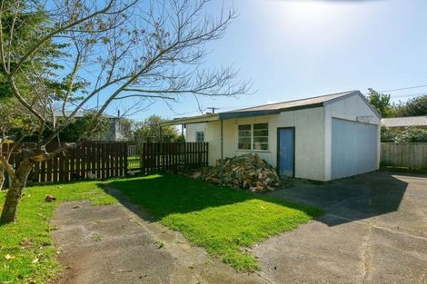 Photo of property in 464 South Road, Omata, New Plymouth, 4374