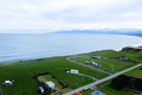 Photo of property in 35 Surrey Street, Orepuki, Riverton, 9881