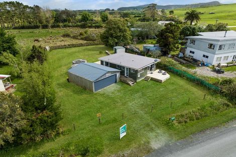 Photo of property in 2 Okahukura Road, Tapora, Wellsford, 0977