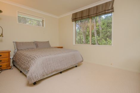 Photo of property in 28 Mccahon Place, Titirangi, Auckland, 0604