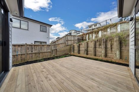 Photo of property in 5 Lawson Creek Street, Massey, Auckland, 0614