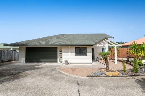 Photo of property in 70 Donald Street, Stanmore Bay, Whangaparaoa, 0932