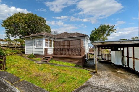 Photo of property in 1/132 Edmonton Road, Te Atatu South, Auckland, 0610