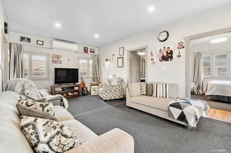 Photo of property in 18a Cameron Street, Papakura, 2110