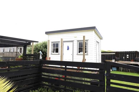 Photo of property in 1 Snapper Street, Baylys Beach, Dargaville, 0377