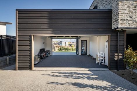 Photo of property in 34 Minaret Ridge, Wanaka, 9305