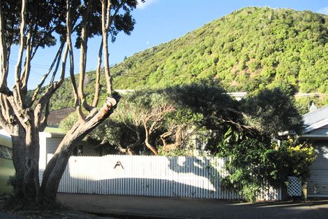 Photo of property in 93 Oroua Street, Eastbourne, Lower Hutt, 5013