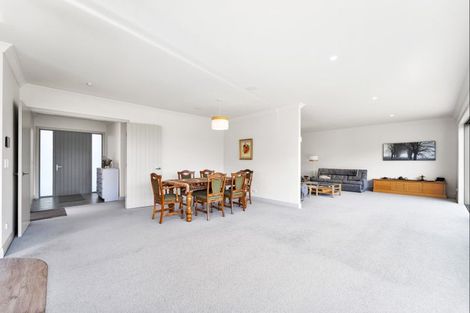 Photo of property in 4 Hanham Road, Kumeu, 0891