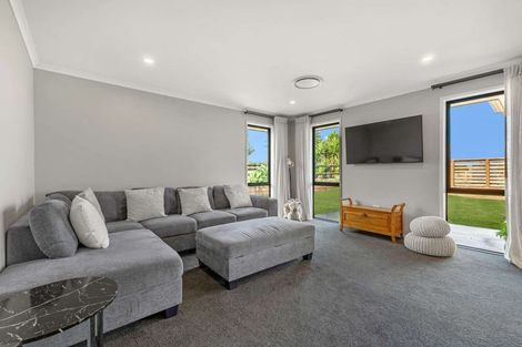 Photo of property in 2 Atutahi Street, Hurdon, New Plymouth, 4310