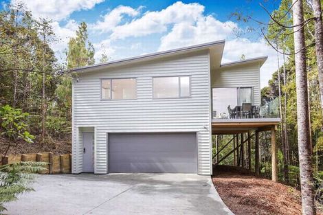 Photo of property in 175a Laingholm Drive, Laingholm, Auckland, 0604