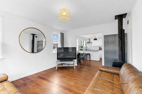 Photo of property in 12 Norwich Place, Awapuni, Palmerston North, 4412