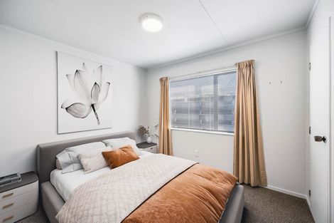 Photo of property in 42 Whiting Crescent, Greenmeadows, Napier, 4112