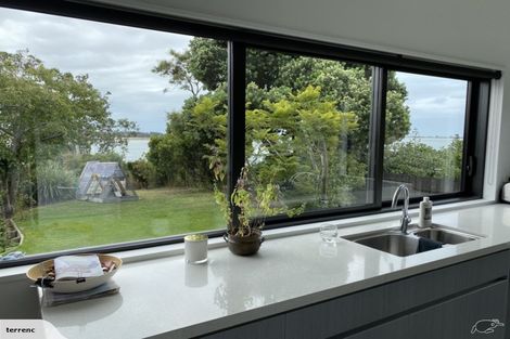 Photo of property in 5 Te Awakura Terrace, Mount Pleasant, Christchurch, 8081