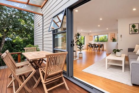 Photo of property in 49a Flaxdale Street, Birkdale, Auckland, 0626