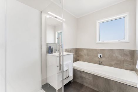 Photo of property in 43b Brightside Road, Stanmore Bay, Whangaparaoa, 0932