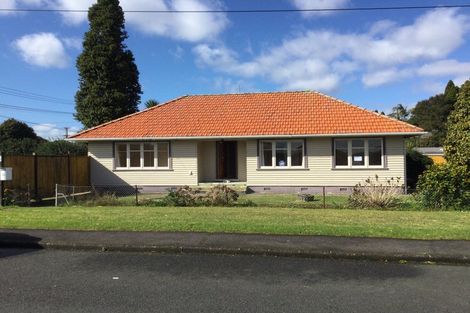 Photo of property in 64 Taikata Road, Te Atatu Peninsula, Auckland, 0610