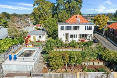 Photo of property in 82 Lake Crescent, Hamilton Lake, Hamilton, 3204