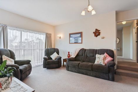 Photo of property in 2/32 Lake Terrace Road, Burwood, Christchurch, 8083