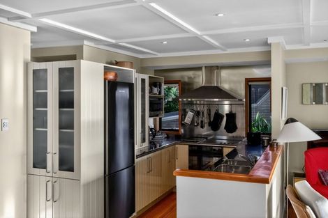 Photo of property in 24 Garden Road, Piha, 0772