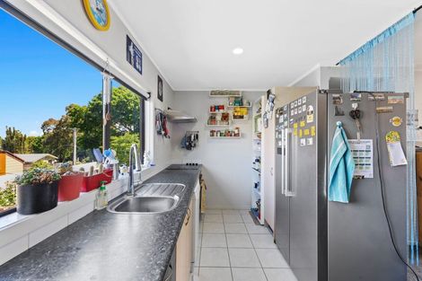 Photo of property in 28 Kevale Place, Manurewa, Auckland, 2102