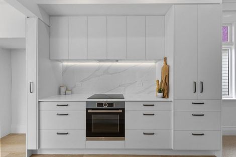 Photo of property in 19 West Avenue, Saint Clair, Dunedin, 9012