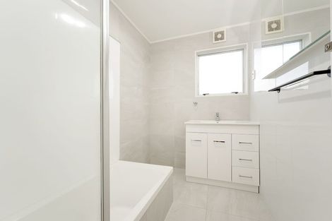 Photo of property in 12 Raelene Place, Massey, Auckland, 0614