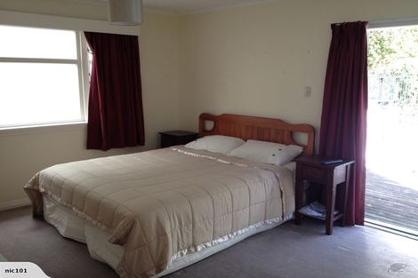Photo of property in 82 Oriental Parade, Oriental Bay, Wellington, 6011
