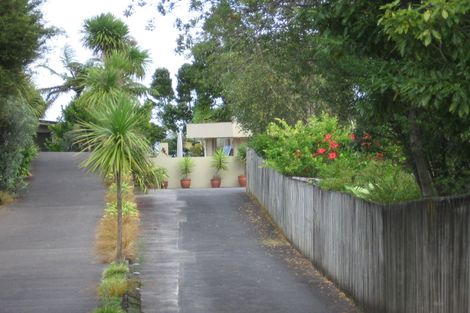 Photo of property in 92 Island Bay Road, Beach Haven, Auckland, 0626