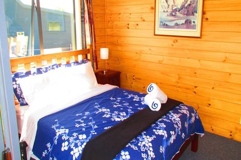 Photo of property in 2 Muriwai Drive, Manapouri, 9679