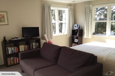 Photo of property in 2 Severn Street, Island Bay, Wellington, 6023