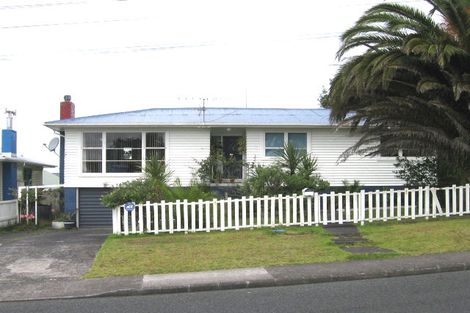 Photo of property in 9 Tramway Road, Beach Haven, Auckland, 0626