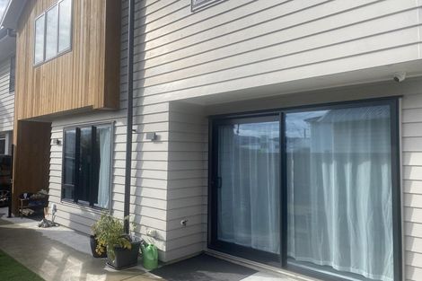 Photo of property in 91b Whites Line East, Waiwhetu, Lower Hutt, 5010