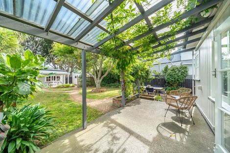 Photo of property in 53 Kensington Avenue, Petone, Lower Hutt, 5012