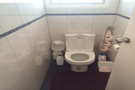 Photo of property in 33 Gossamer Drive, Pakuranga Heights, Auckland, 2010