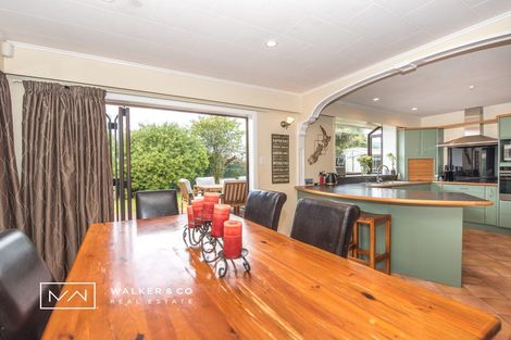 Photo of property in 6 Toledo Grove, Totara Park, Upper Hutt, 5018