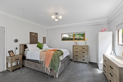 Photo of property in 14 Birdie Place, Red Beach, 0932