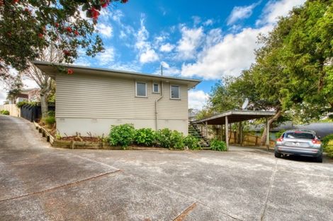 Photo of property in 80 Lantana Road, Green Bay, Auckland, 0604