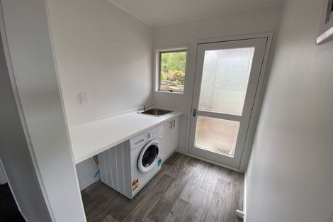 Photo of property in 27 Glen Vista Place, Bayview, Auckland, 0629