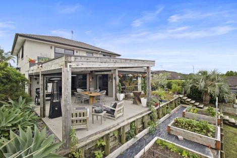 Photo of property in 32 Lough Bourne Drive, Pukekohe, 2120