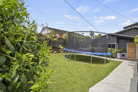 Photo of property in 37 Belle Vue Avenue, Northcote Point, Auckland, 0627