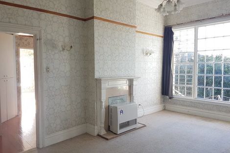 Photo of property in 6 Bloomfield Place, Epsom, Auckland, 1023